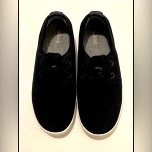 Allbirds Tree Skipper Casual Sneakers. Fits 10.5-11 Men’s / 9-9.5 Women’s